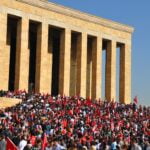 10 Kasım: Atatürk'ü Anma Günü ve Türkiye'nin Büyük Lideri ahmet-demiroglu-834Quzcf4S8-unsplash